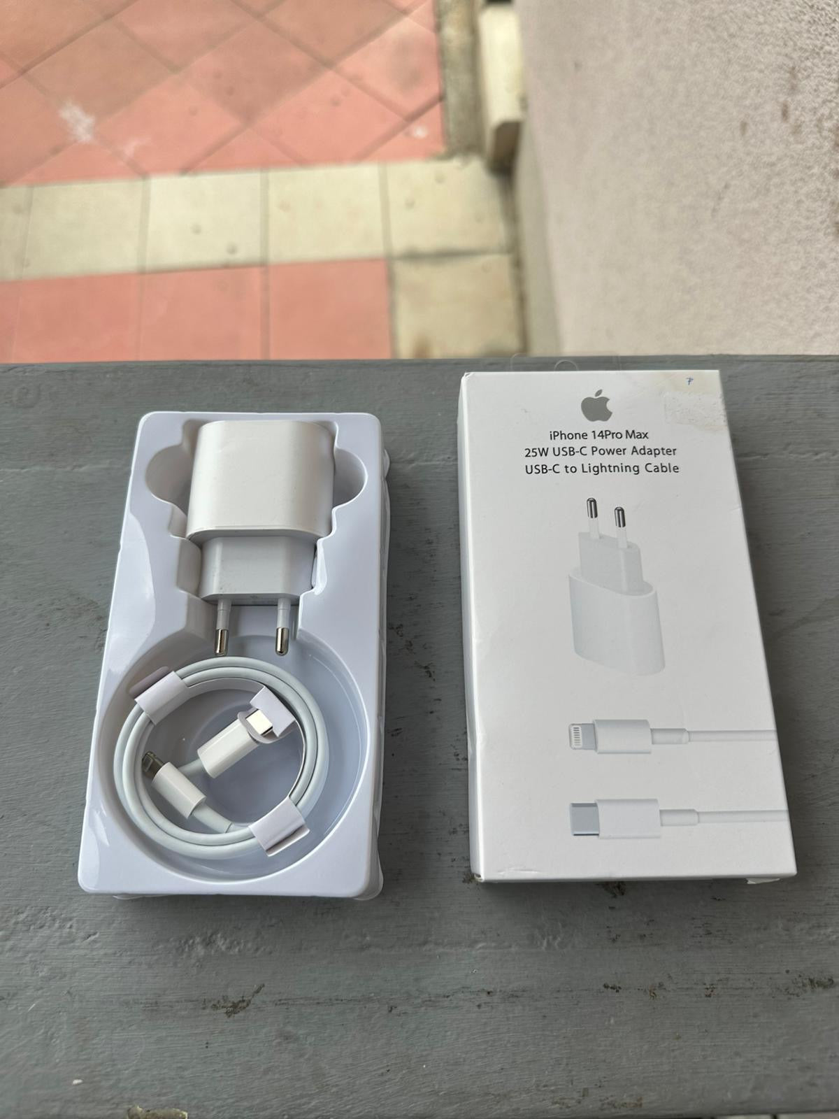 Brzi punjač 25W - Lightning ulaz