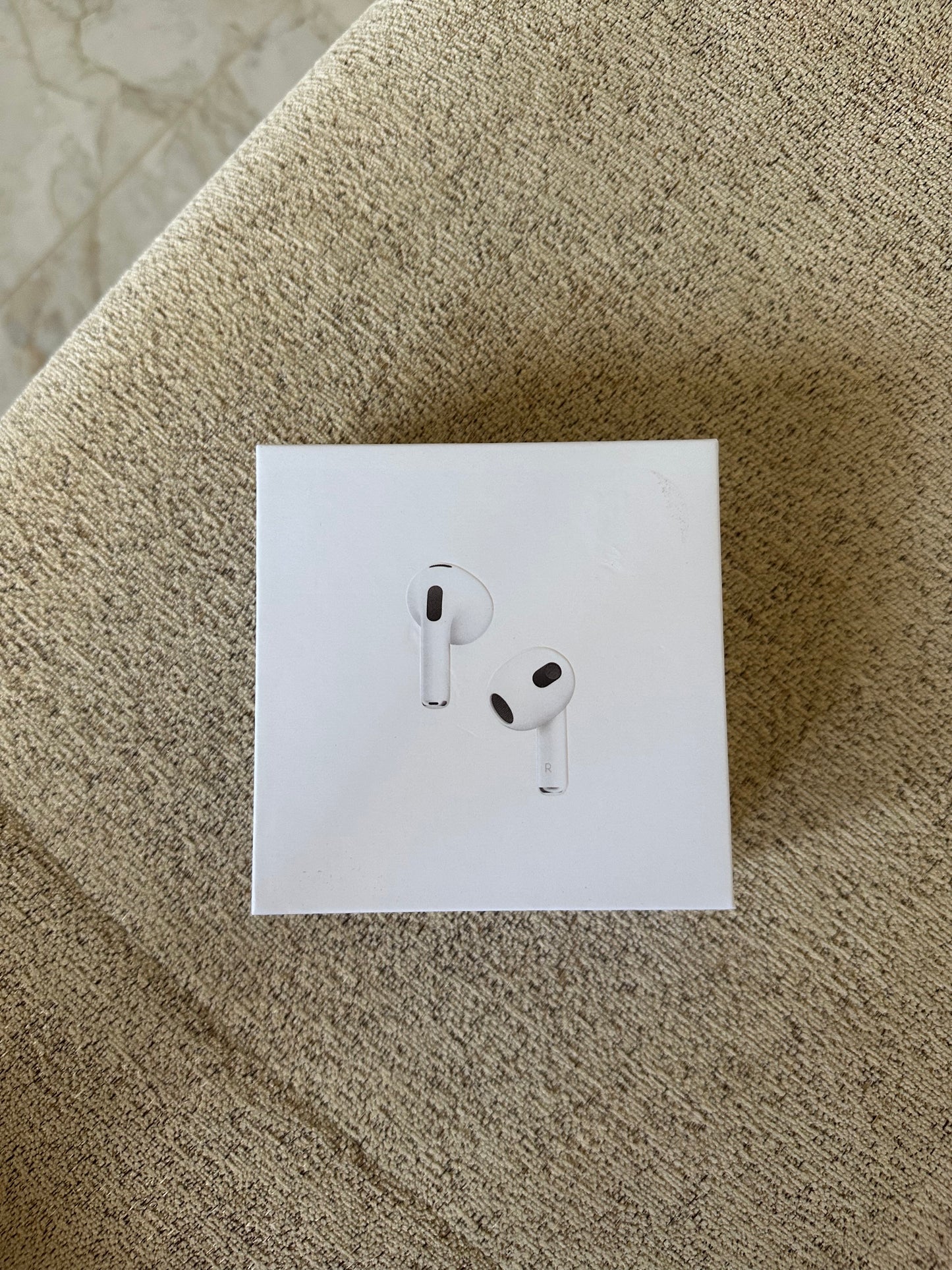 KOMPLET:  AirPods 3 + Brzi punjač po vašem izboru