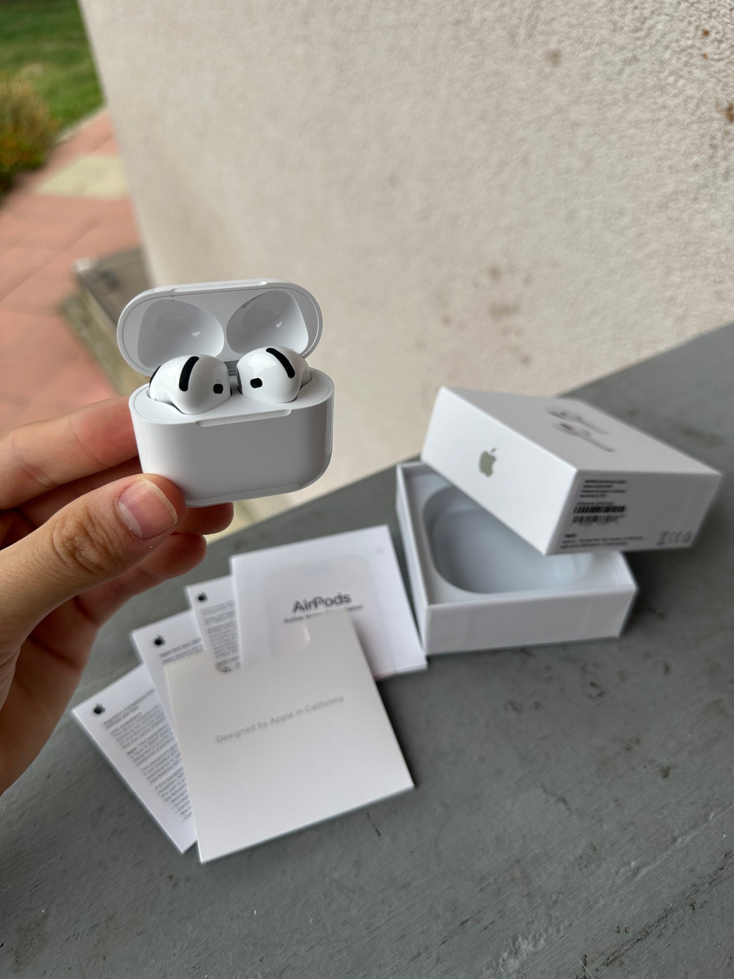Airpods 4 slušalice